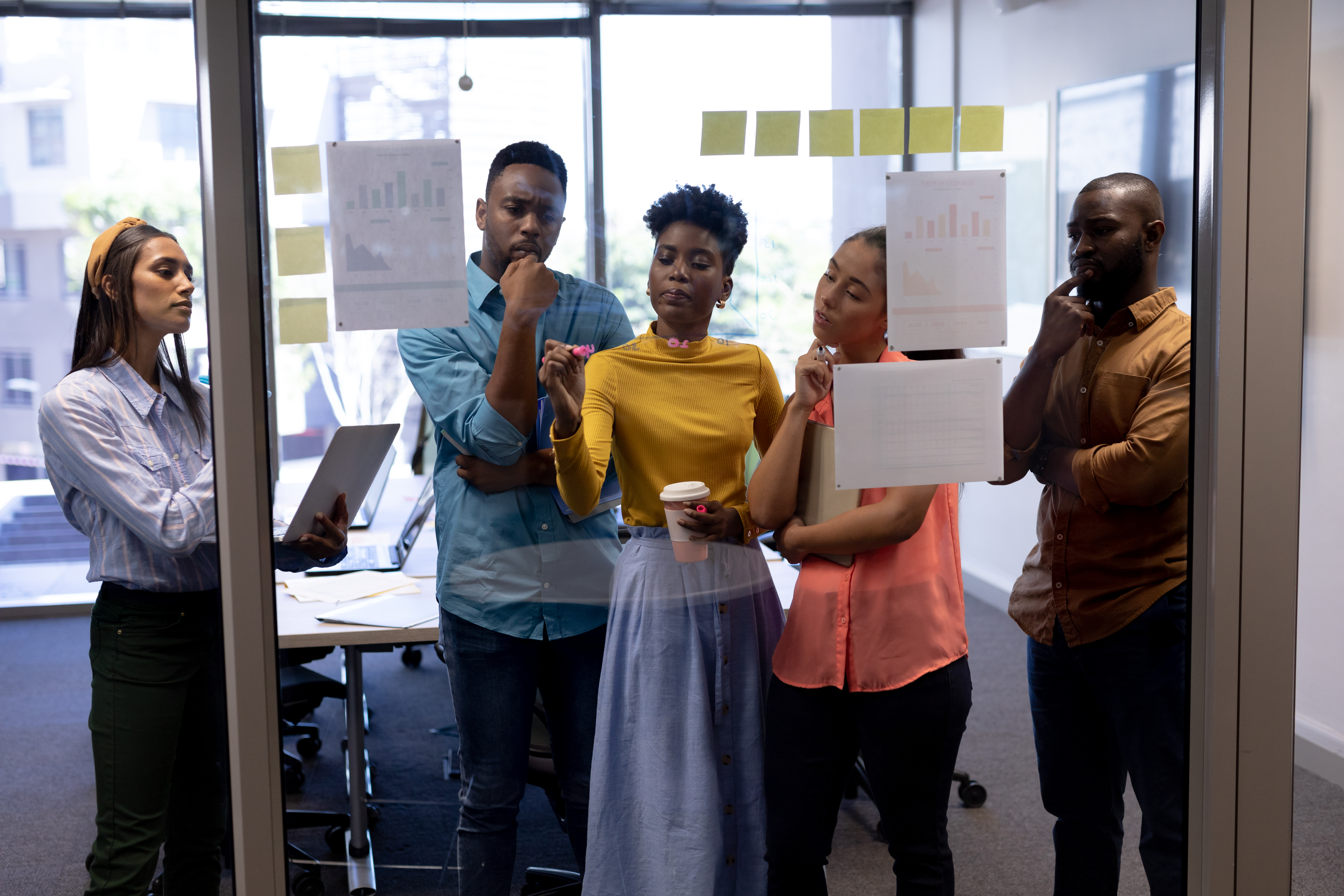 Read more about the article How to Choose the Right Digital Marketing Partner in 2025: A Brand’s Guide to Growth